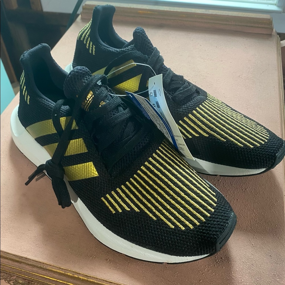 Adidas swift run new with tags